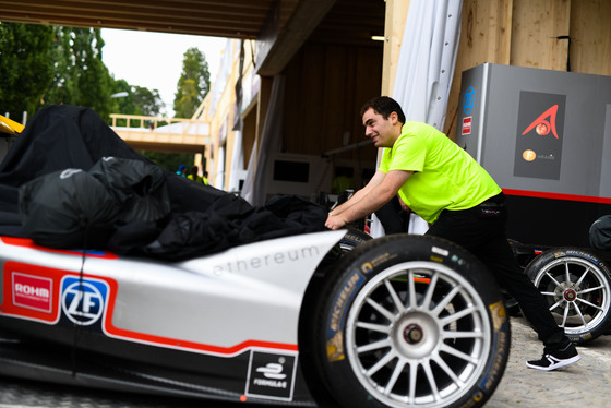 Spacesuit Collections Photo ID 76410, Lou Johnson, Zurich ePrix, Switzerland, 07/06/2018 16:00:10