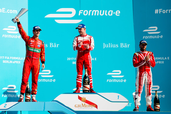 Spacesuit Collections Photo ID 26985, Lou Johnson, Berlin ePrix, Germany, 10/06/2017 17:10:03