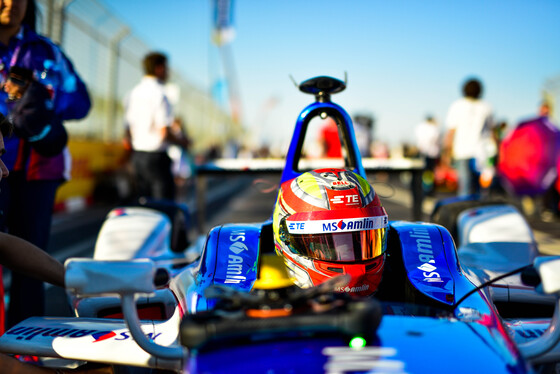 Spacesuit Collections Photo ID 5184, Nat Twiss, Marrakesh ePrix, Morocco, 12/11/2016 15:32:18