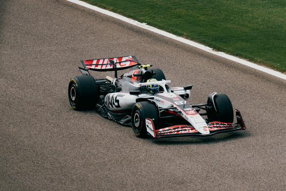 Spacesuit Collections Photo ID 537512, Birgit Dieryck, Formula 1 Aramco Pre-season Testing, Bahrain, 26/02/2025 10:45:30