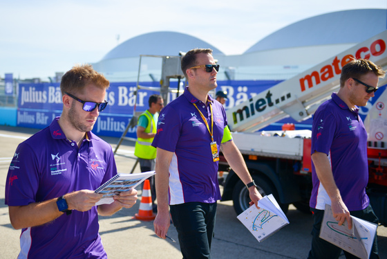 Spacesuit Collections Photo ID 26013, Lou Johnson, Berlin ePrix, Germany, 09/06/2017 09:34:15