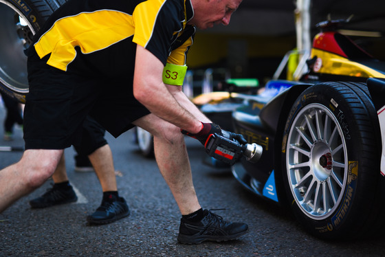 Spacesuit Collections Photo ID 8394, Dan Bathie, Buenos Aires ePrix, Argentina, 17/02/2017 09:20:26