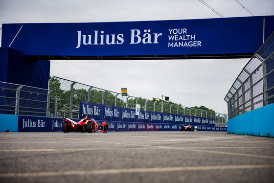 Spacesuit Collections Photo ID 256383, Peter Minnig, London ePrix, UK, 23/07/2021 17:03:13