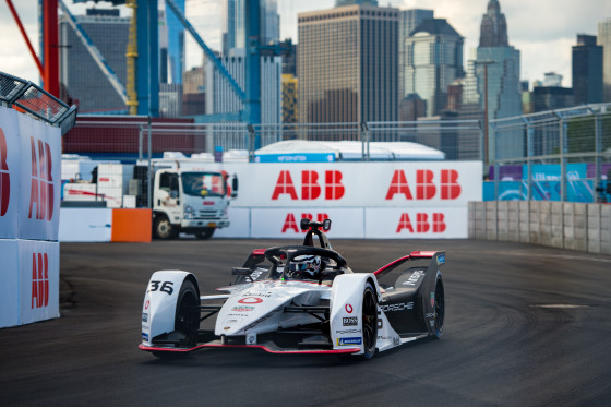 Spacesuit Collections Photo ID 252929, Peter Minnig, New York City ePrix, United States, 09/07/2021 17:40:42