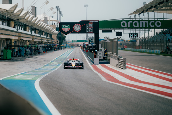 Spacesuit Collections Photo ID 537957, Birgit Dieryck, Formula 1 Aramco Pre-season Testing, Bahrain, 28/02/2025 11:23:00