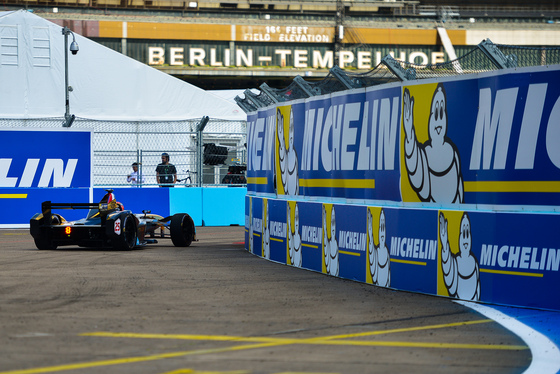 Spacesuit Collections Photo ID 26497, Lou Johnson, Berlin ePrix, Germany, 10/06/2017 10:42:15