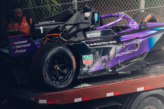 Spacesuit Collections Photo ID 517634, Paddy McGrath, Sao Paulo ePrix, Brazil, 07/12/2024 16:06:21