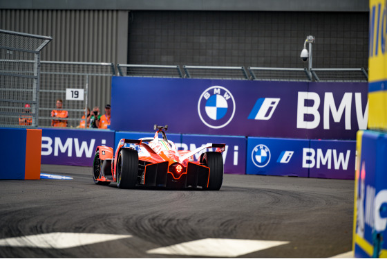 Spacesuit Collections Photo ID 257182, Peter Minnig, London ePrix, UK, 24/07/2021 15:38:03