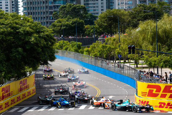 Spacesuit Collections Photo ID 9534, Dan Bathie, Buenos Aires ePrix, Argentina, 18/02/2017 15:04:09