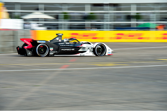 Spacesuit Collections Photo ID 262790, Peter Minnig, Berlin ePrix, Germany, 14/08/2021 08:30:00