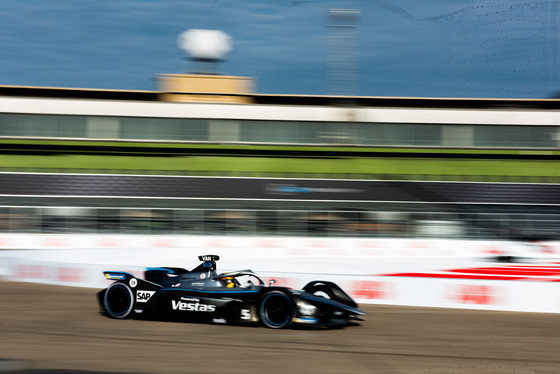 Spacesuit Collections Photo ID 262804, Peter Minnig, Berlin ePrix, Germany, 14/08/2021 08:12:40