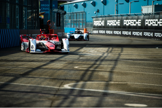 Spacesuit Collections Photo ID 253219, Peter Minnig, New York City ePrix, United States, 10/07/2021 08:15:07