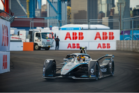 Spacesuit Collections Photo ID 252942, Peter Minnig, New York City ePrix, United States, 09/07/2021 17:41:42