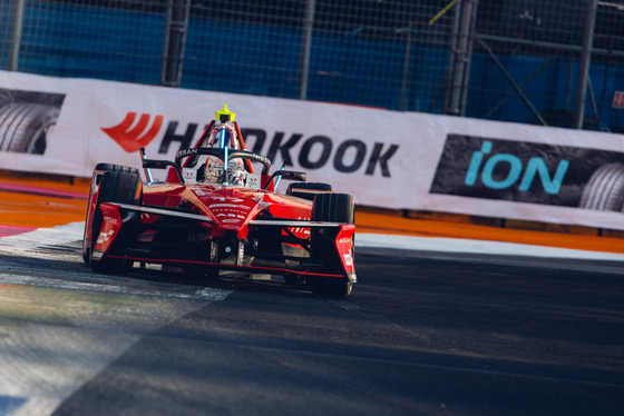 Spacesuit Collections Photo ID 522257, Paddy McGrath, Mexico City ePrix, Mexico, 11/01/2025 07:54:17