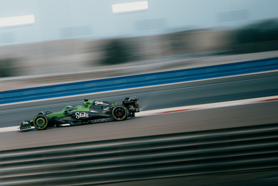 Spacesuit Collections Photo ID 538069, Birgit Dieryck, Formula 1 Aramco Pre-season Testing, Bahrain, 28/02/2025 17:22:10