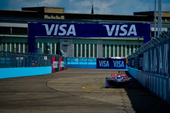 Spacesuit Collections Photo ID 26540, Lou Johnson, Berlin ePrix, Germany, 10/06/2017 12:03:17