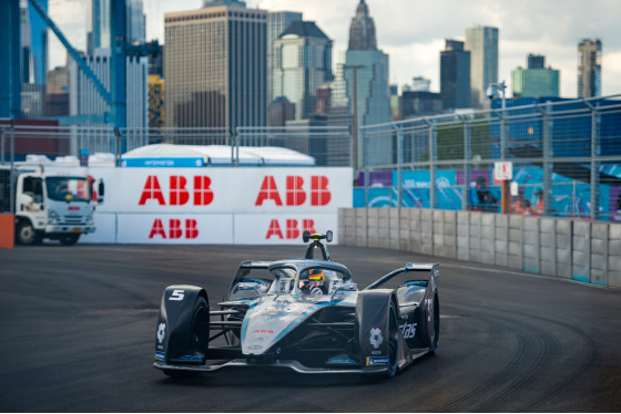 Spacesuit Collections Photo ID 252928, Peter Minnig, New York City ePrix, United States, 09/07/2021 17:40:21