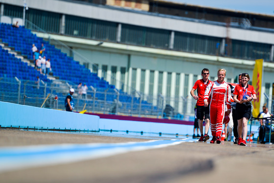 Spacesuit Collections Photo ID 27602, Nat Twiss, Berlin ePrix, Germany, 11/06/2017 13:01:35