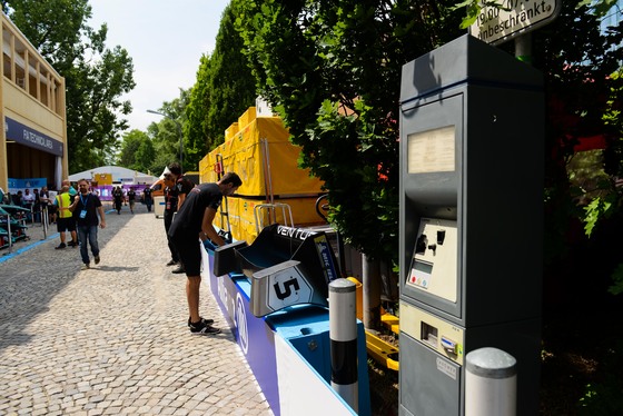 Spacesuit Collections Photo ID 76576, Lou Johnson, Zurich ePrix, Switzerland, 08/06/2018 11:25:26