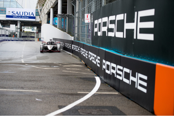 Spacesuit Collections Photo ID 256830, Peter Minnig, London ePrix, UK, 24/07/2021 09:12:47