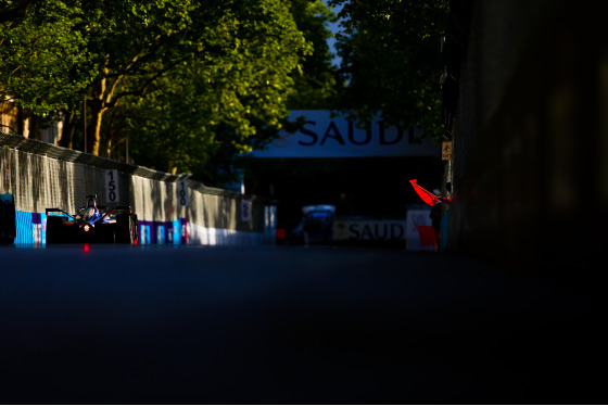 Spacesuit Collections Photo ID 141574, Shivraj Gohil, Paris ePrix, France, 27/04/2019 08:08:16