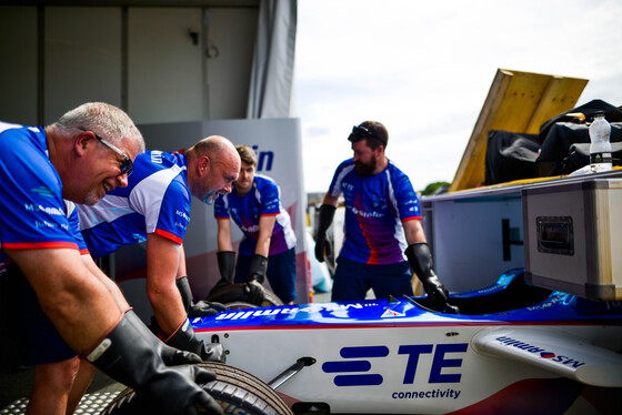 Spacesuit Collections Photo ID 20241, Nat Twiss, Paris ePrix, France, 17/05/2017 15:42:22