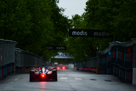 Spacesuit Collections Photo ID 141615, Lou Johnson, Paris ePrix, France, 27/04/2019 07:39:57