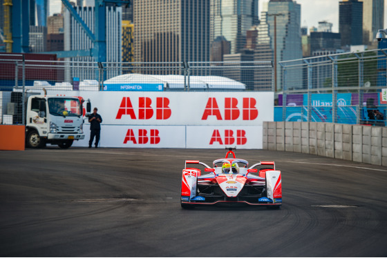 Spacesuit Collections Photo ID 252937, Peter Minnig, New York City ePrix, United States, 09/07/2021 17:41:29