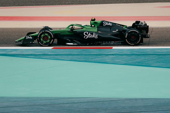 Spacesuit Collections Photo ID 537720, Birgit Dieryck, Formula 1 Aramco Pre-season Testing, Bahrain, 27/02/2025 15:43:32