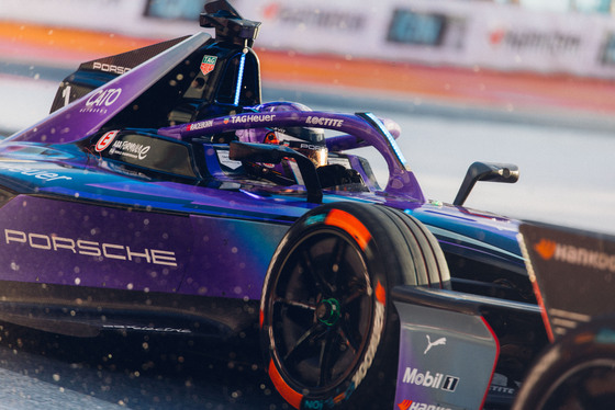 Spacesuit Collections Photo ID 522140, Paddy McGrath, Mexico City ePrix, Mexico, 11/01/2025 07:55:42